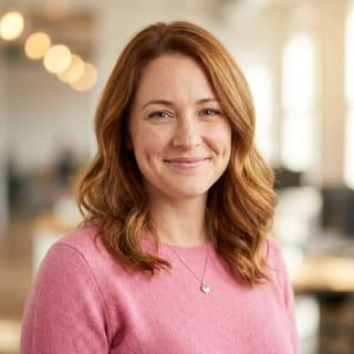 Emily Watson, leidinggevende van de klantenservice bij Storm Vermohof