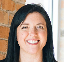 Portret van Sophie Hartwell, hoofd van de klantenondersteuning in het serviceteam